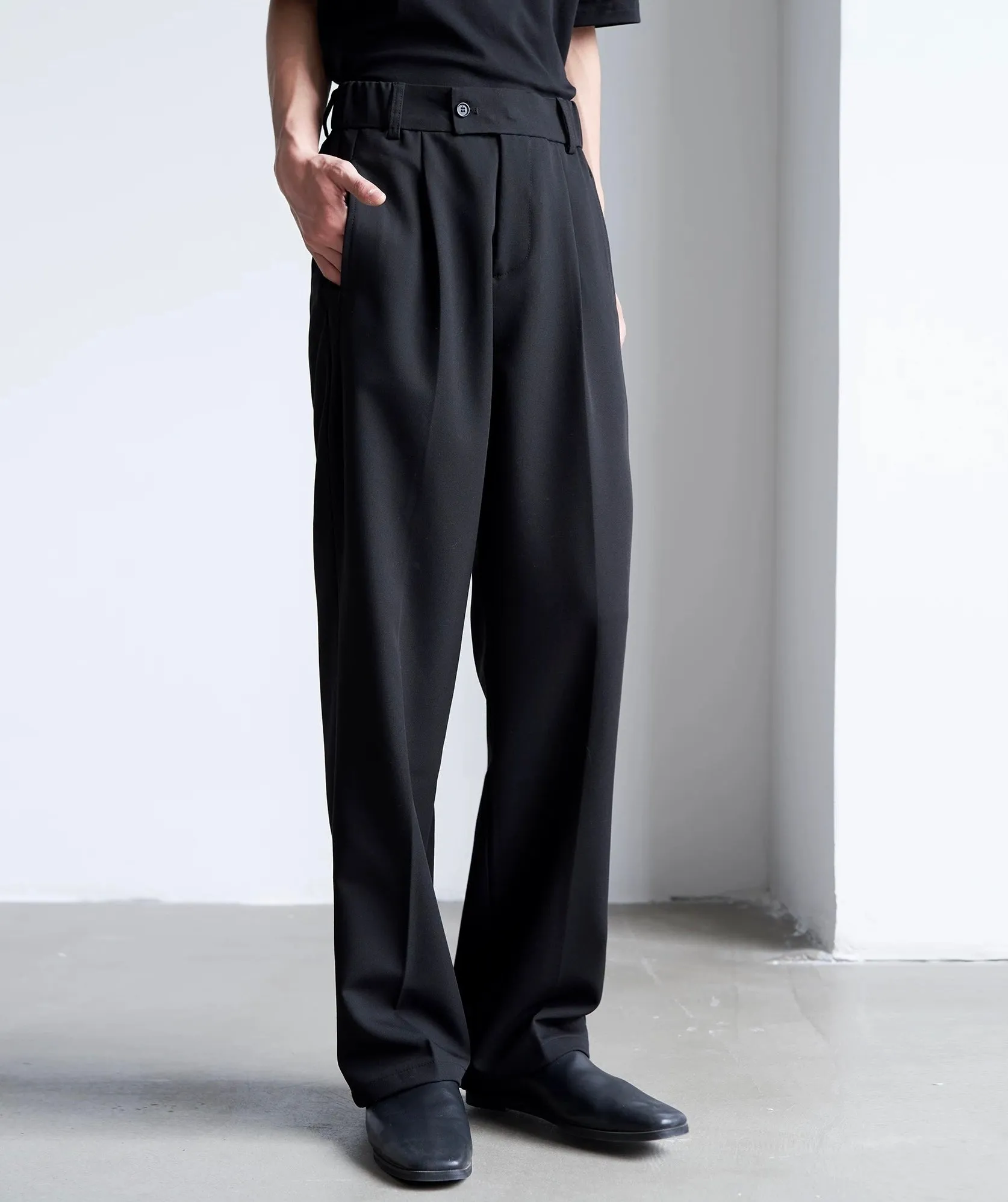 Single Pleated Casual Pants