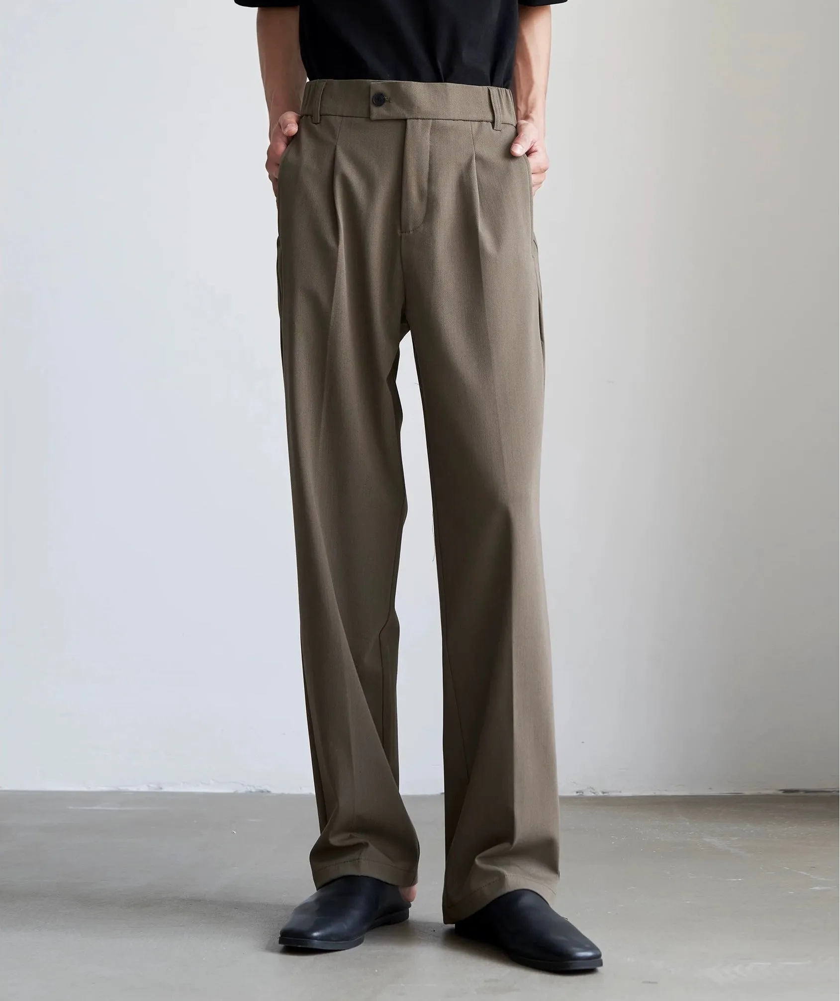 Single Pleated Casual Pants