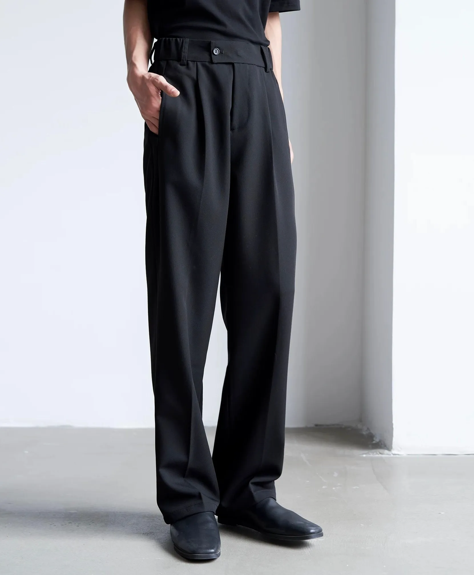 Single Pleated Casual Pants